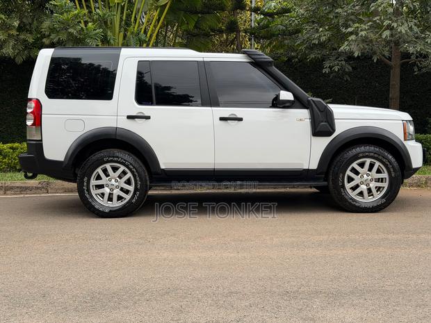 Land Rover Lr4 Base AWD 2013 White