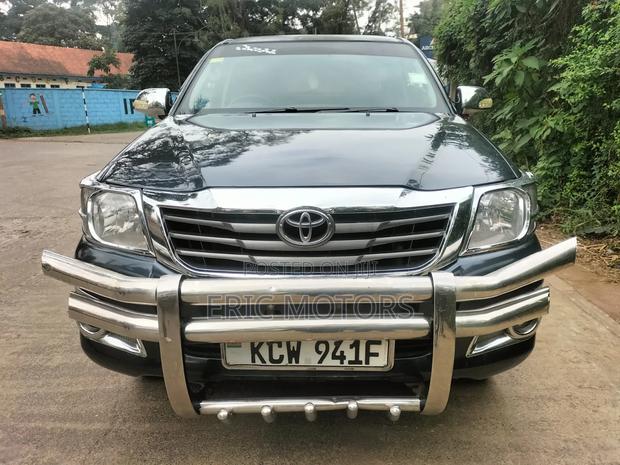 Toyota Hilux 2012 Blue