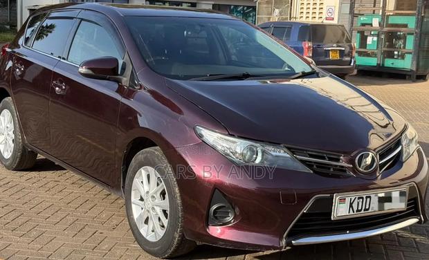Toyota Auris 2014 Burgundy