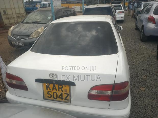 Toyota Corolla 1998 White