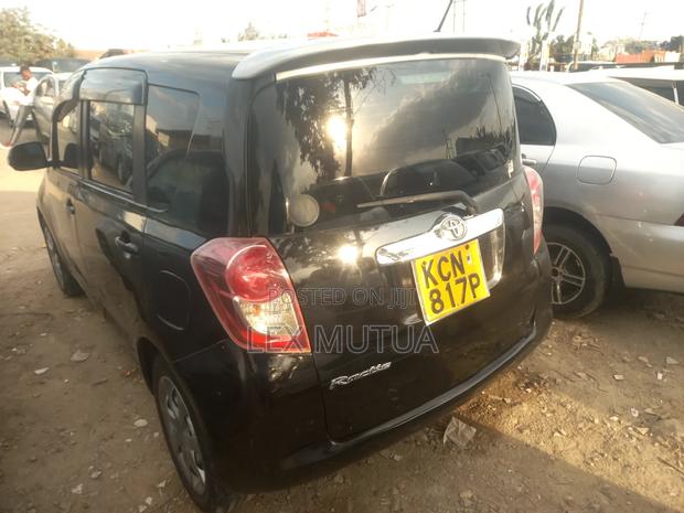 Toyota Ractis 2009 Maroon