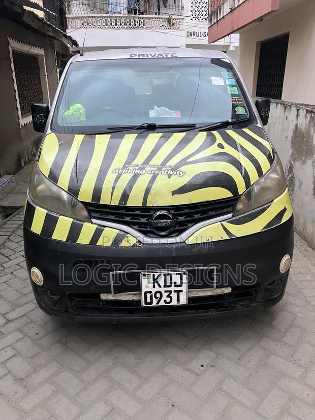 Mitsubishi Delica 2014 Silver