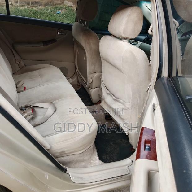 Toyota Corolla RunX 2006 Brown