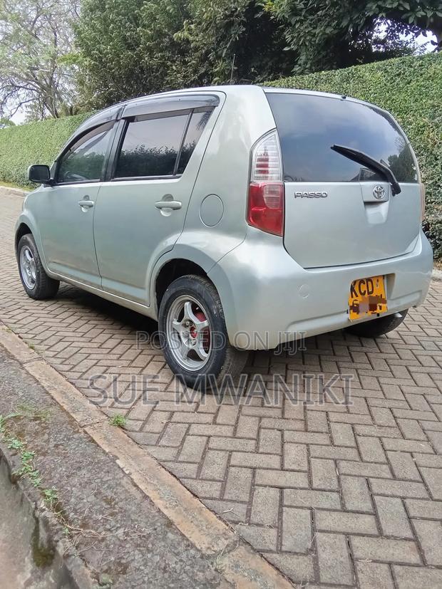 Toyota Passo 2009 Silver