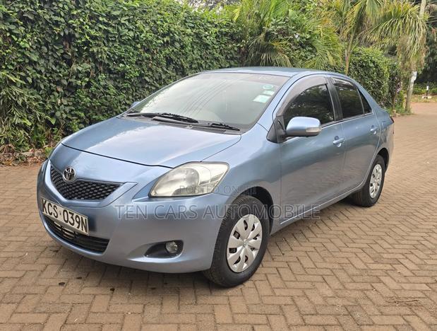Toyota Belta 2011 Blue
