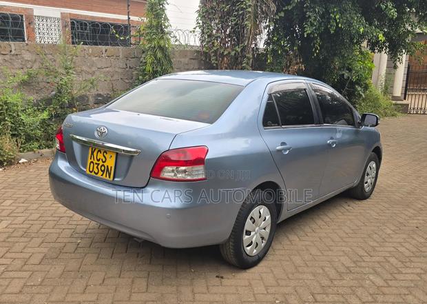 Toyota Belta 2011 Blue