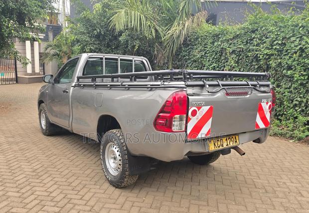 Toyota Hilux 2017 Silver