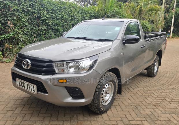 Toyota Hilux 2017 Silver