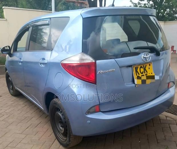 Toyota Ractis 2010 Silver