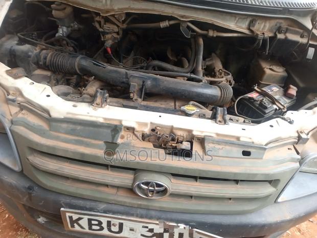 Toyota TownAce Noah 2001 White