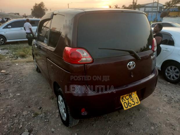 Toyota Porte 2012 Brown