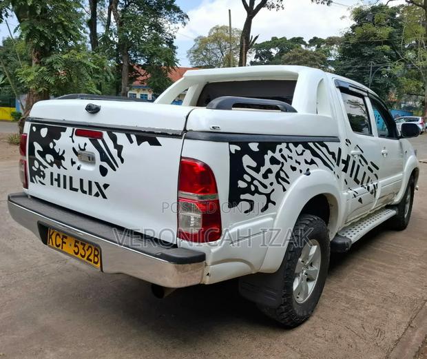 Toyota Hilux 2008 White