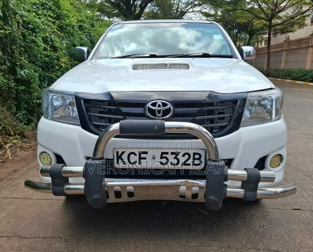 Toyota Hilux 2008 White