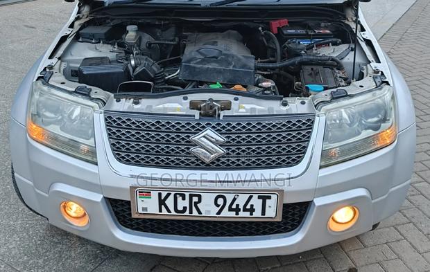 Suzuki Grand Vitara 2012 Gray