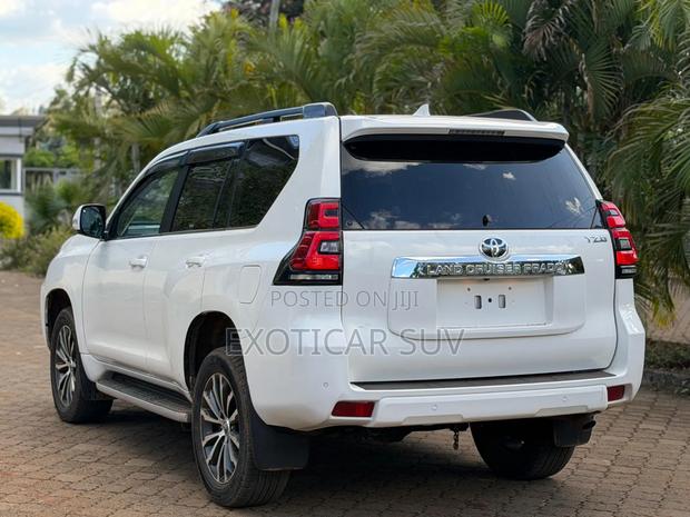 Toyota Land Cruiser Prado 2.8 2021 White