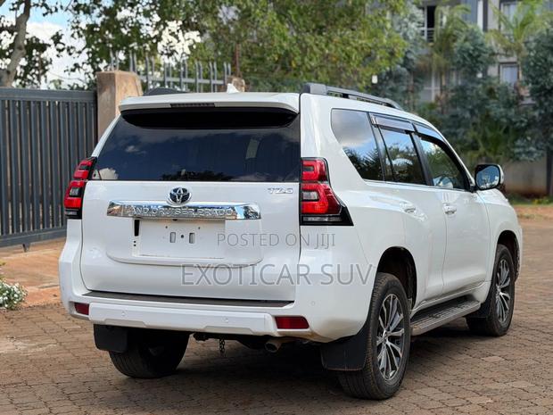 Toyota Land Cruiser Prado 2.8 2021 White