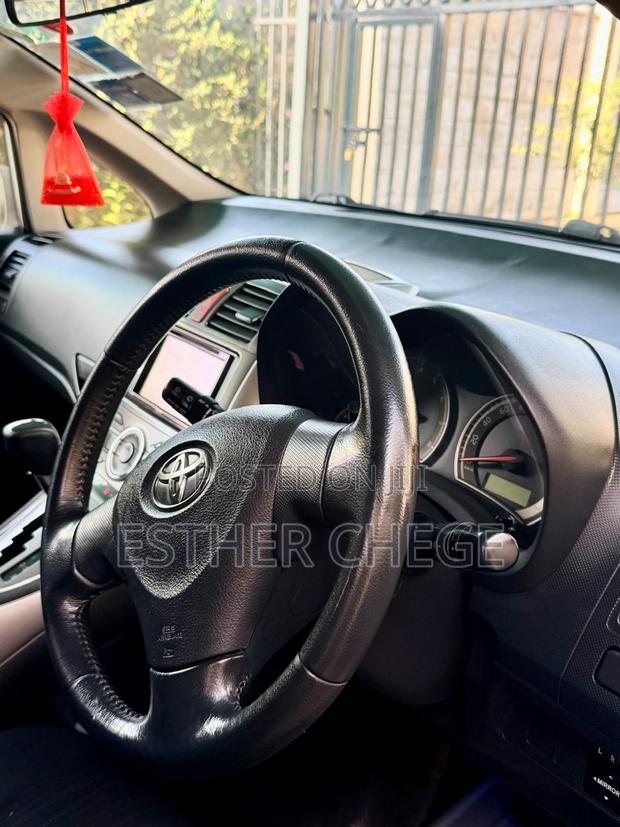 Toyota Auris 2009 White