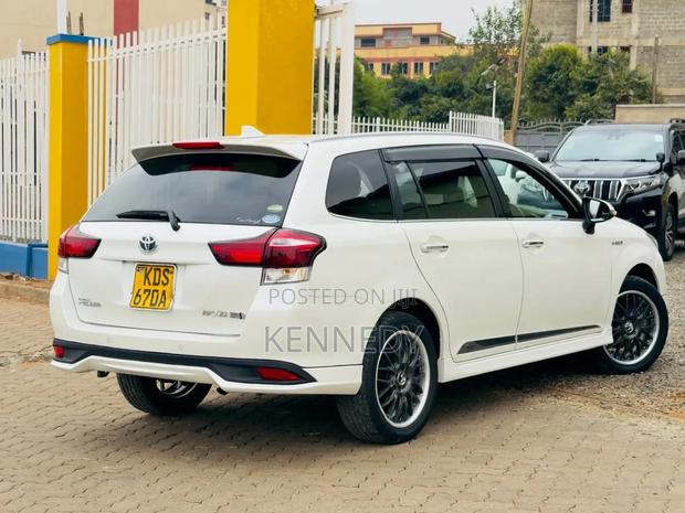 Toyota Corolla Fielder 2019 White