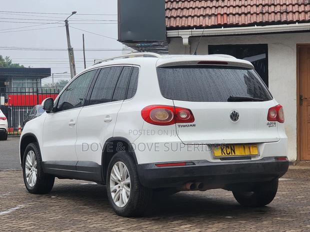 Volkswagen Tiguan S 4Motion 2010 White