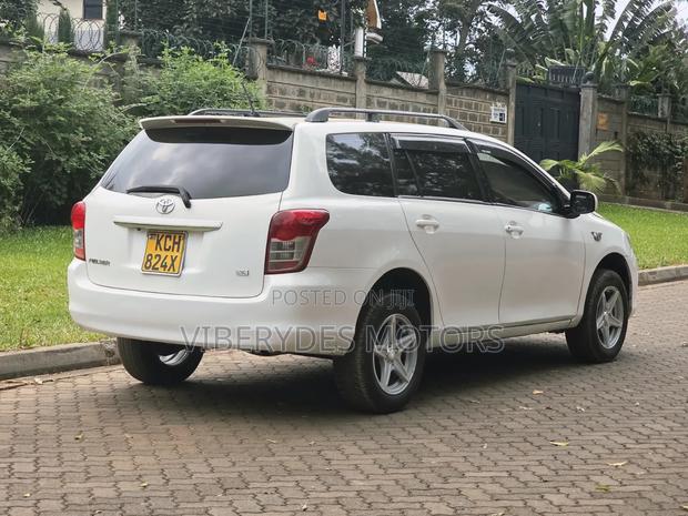 Toyota Corolla Fielder 2009 White