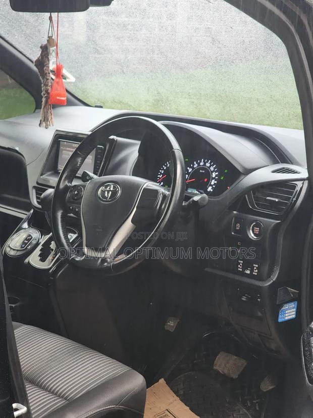 Toyota Voxy 2017 Black