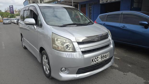Toyota Noah 2008 Silver