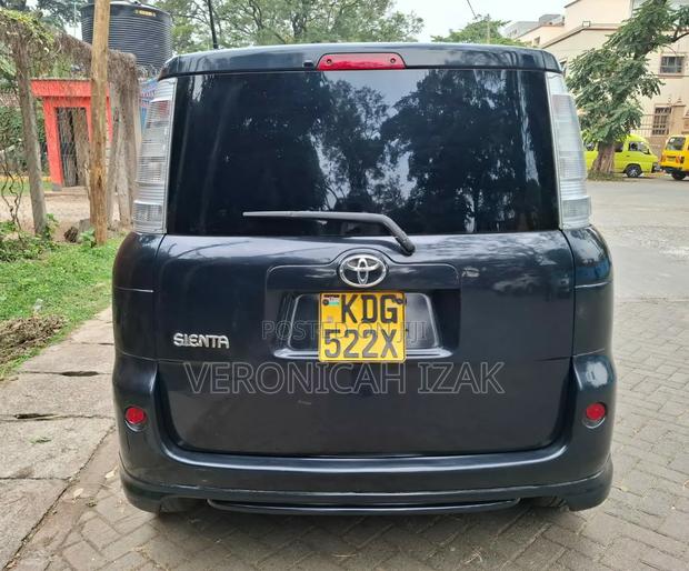 Toyota Sienta 2014 Black