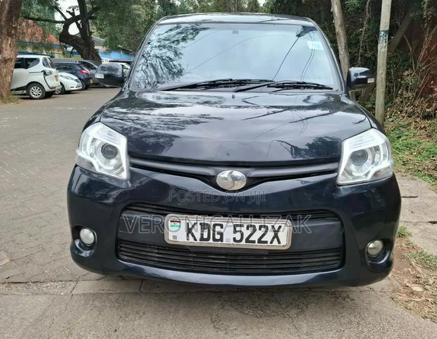 Toyota Sienta 2014 Black