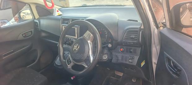Toyota Ractis 2011 Silver