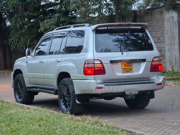 Toyota Land Cruiser 2002 Silver
