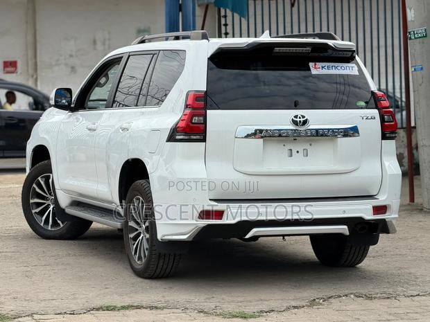 Toyota Land Cruiser Prado 2021 Pearl