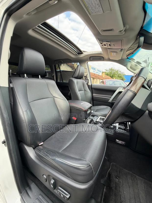 Toyota Land Cruiser Prado 2021 Pearl