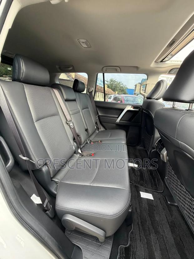 Toyota Land Cruiser Prado 2021 Pearl
