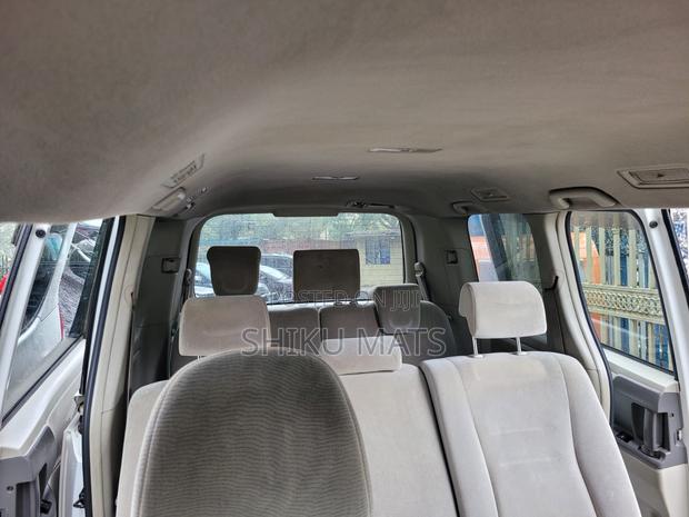 Toyota Noah 2011 White