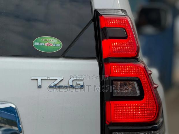 Toyota Land Cruiser Prado 2021 Pearl