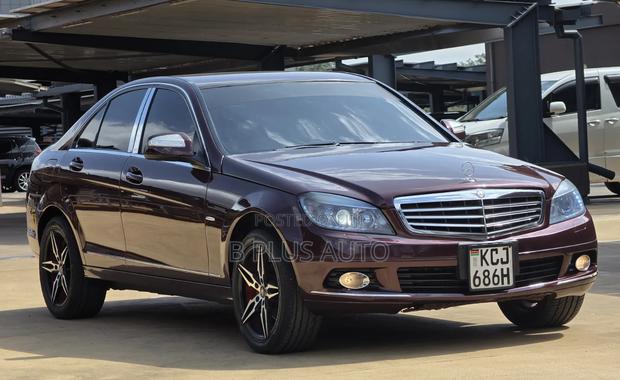 Mercedes-Benz C200 2010 Maroon