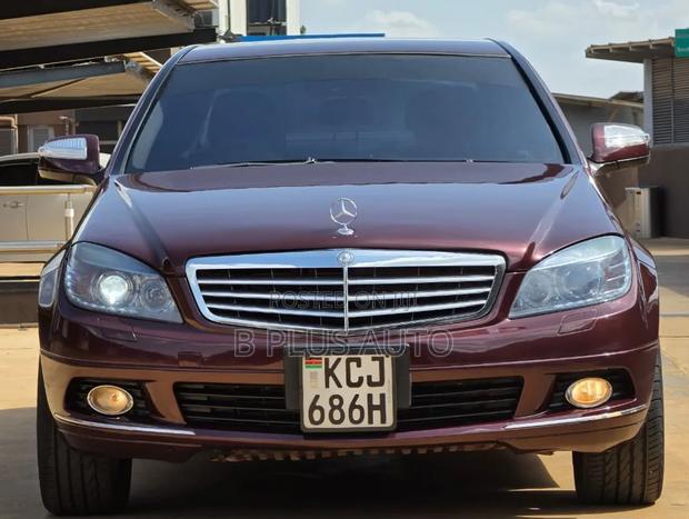 Mercedes-Benz C200 2010 Maroon