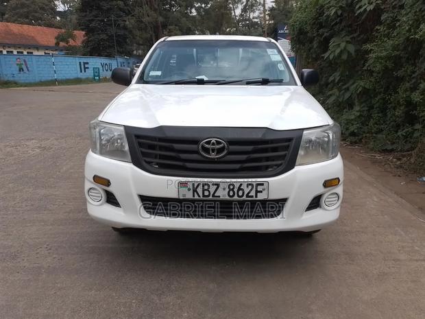Toyota Hilux 2014 White