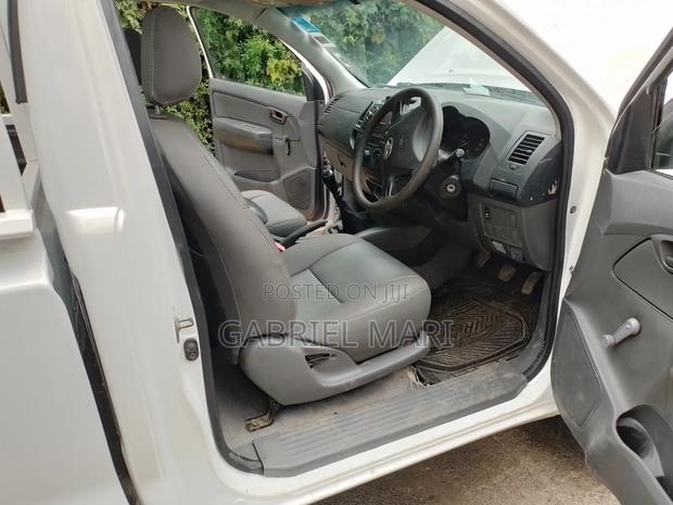 Toyota Hilux 2014 White