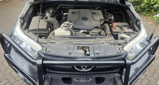Toyota Hilux 2021 Silver
