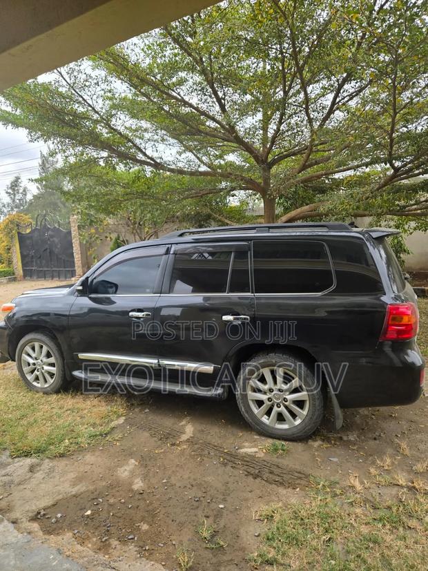Toyota Land Cruiser 4.6 V8 ZX 2014