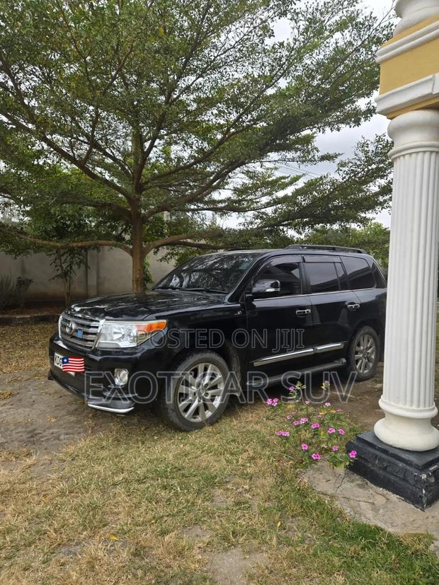 Toyota Land Cruiser 4.6 V8 ZX 2014
