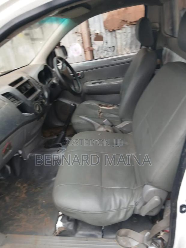 Toyota Hilux 2015 Gray