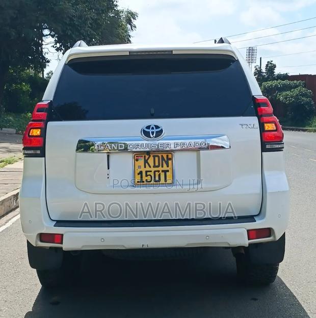 Toyota Land Cruiser 2018 White