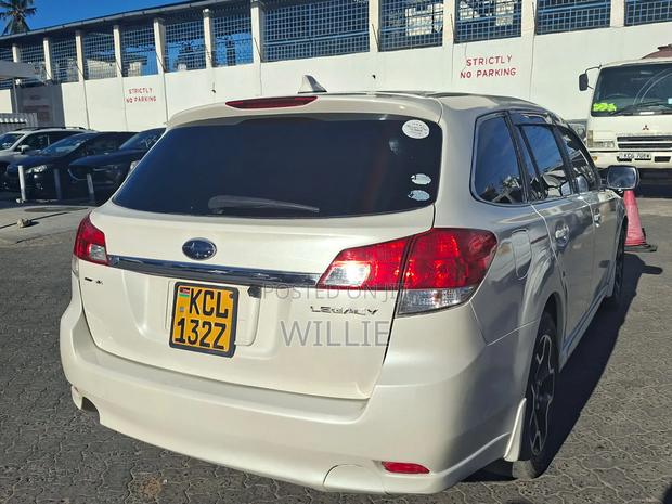 Subaru Legacy 2010 White