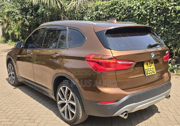 BMW X1 xDrive28i AWD 2016 Gold