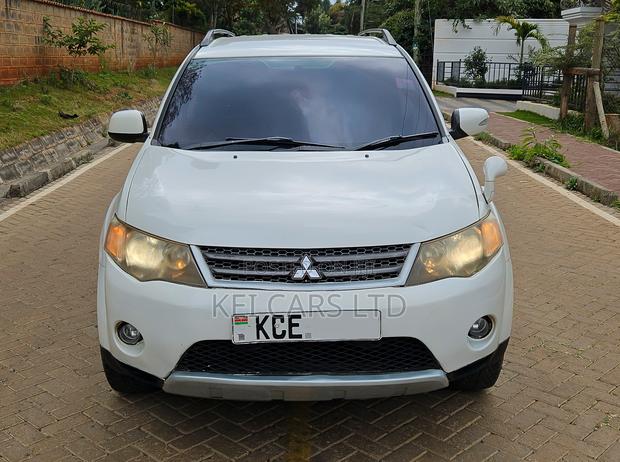 Mitsubishi Outlander 2.4 GLS Automatic 2009 White