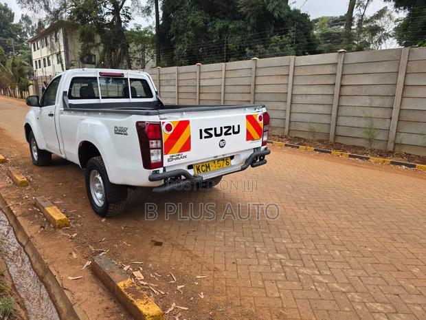 Isuzu D-MAX 2017 White