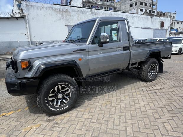 Toyota Land Cruiser 2019 Silver