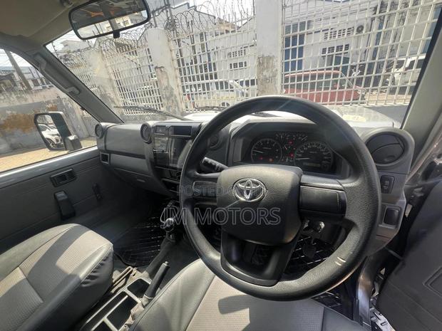 Toyota Land Cruiser 2019 Silver